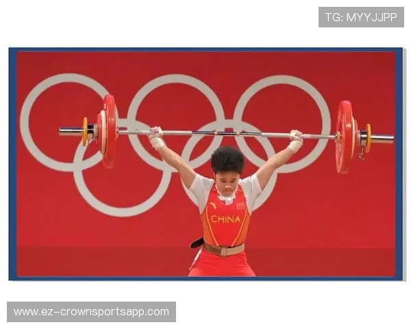 侯志慧赛前啃鸡腿，领奖台指甲油都没干