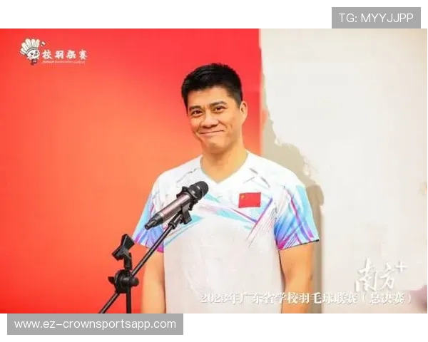 傅海峰退役后住广州豪宅，邻居说他每天五点起床练挥拍