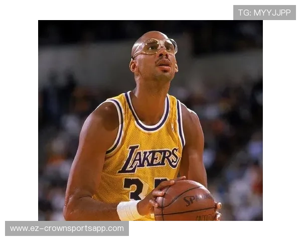 卡里姆·阿布杜尔-贾巴尔挡拆制造错位显著提升得分效率