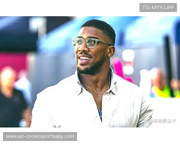 安东尼·约书亚训练完顺手买了辆限量超跑，说当自行车骑