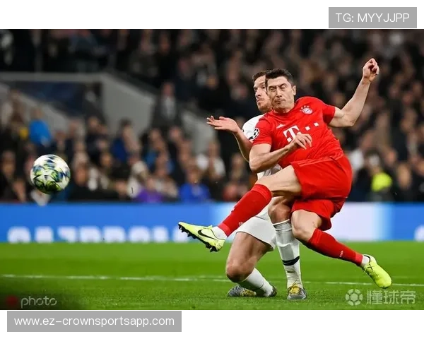 莱万终结效率与脚下技术解析