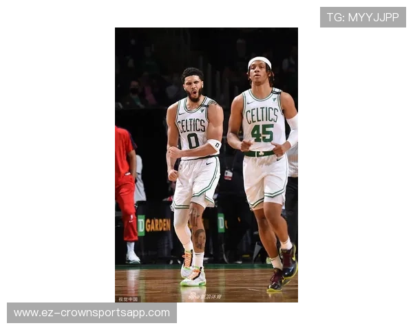 布兰登·罗伊无球跑位创造机会提升季后赛关键得分效率