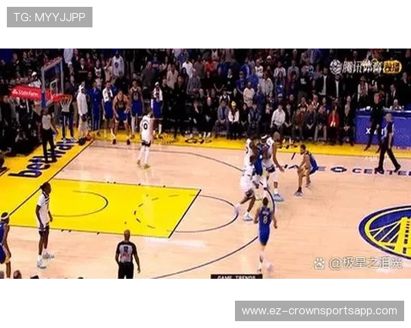 格林挡拆为库里制造空位，对比上季更主导攻防节奏